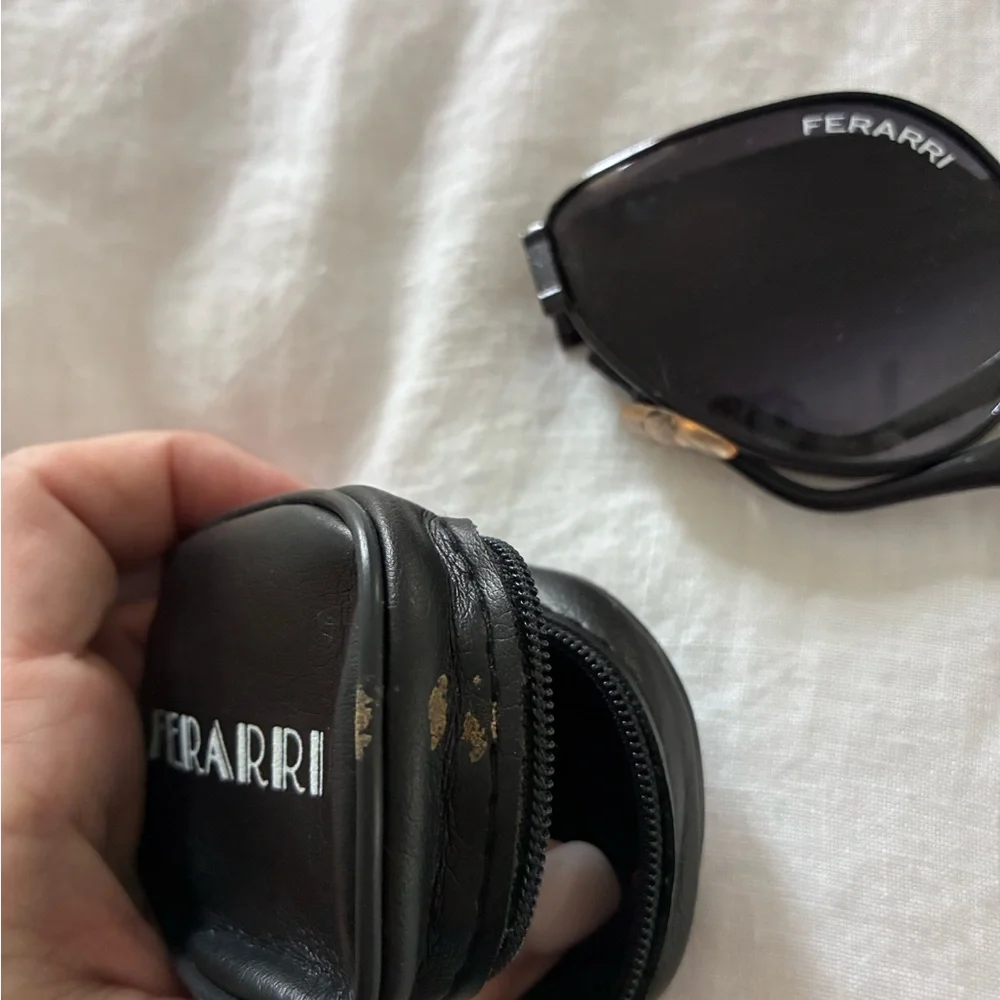 Vintage Ferrari Aviator Sunglasses in Black with Gradient Lenses. Foldable - Picture 5 of 7